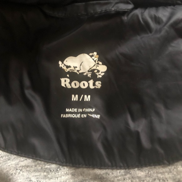 ROOTS spring / fall jacket, new condition, comfy - Picture 4 of 7